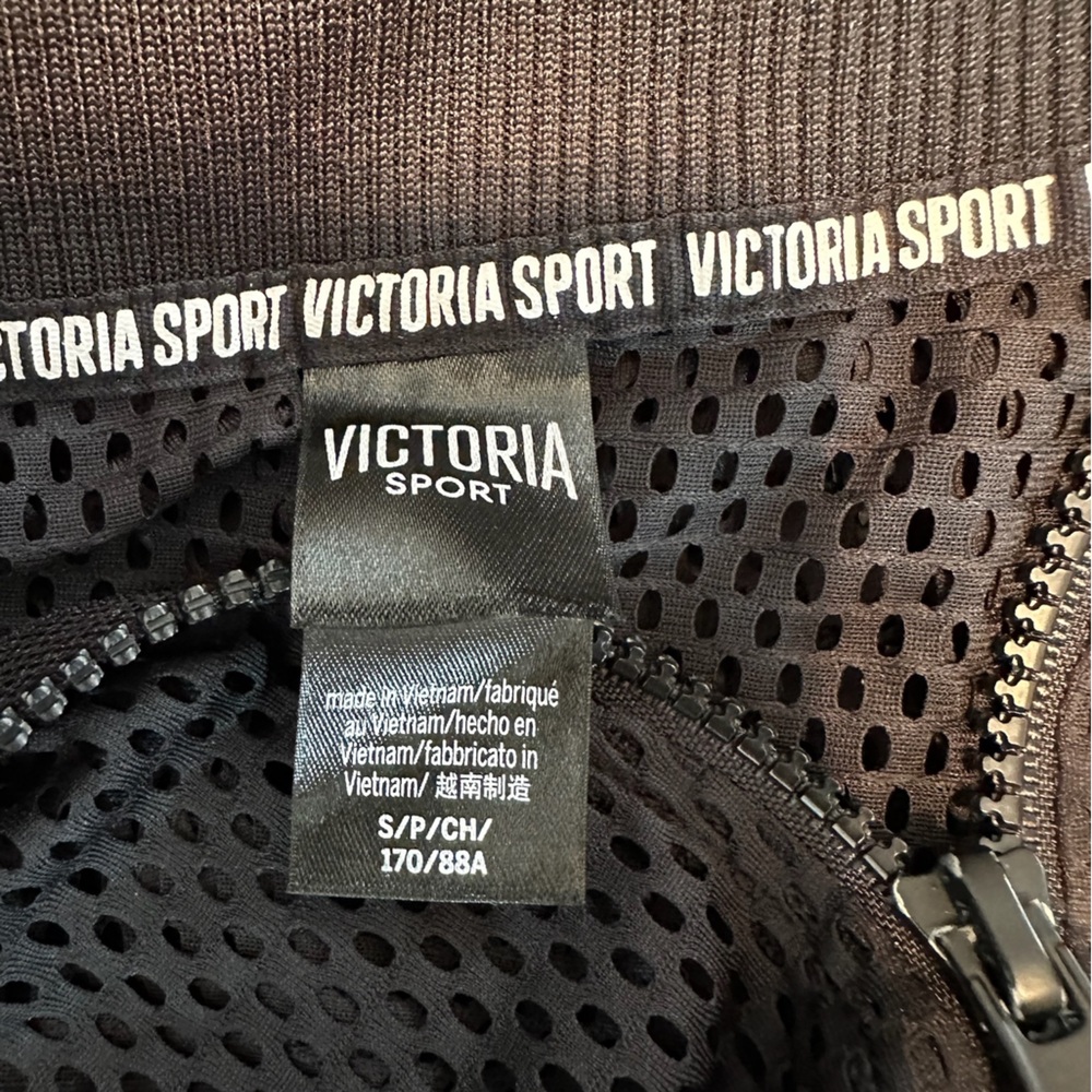 Victoria’s Secret Sport Y2K Black Mesh Bomber Jacket Size Small
Workout Baddie - Picture 11 of 11